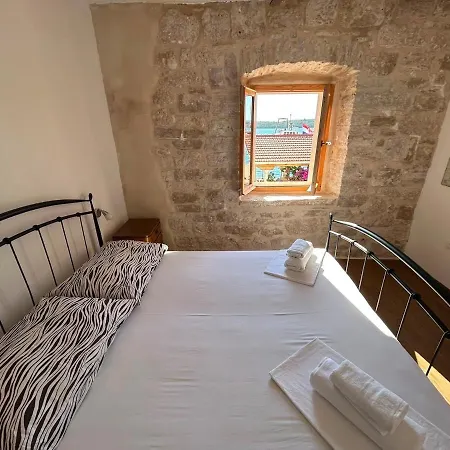 Appartement House Lanterna With Indoor Jacuzzi *