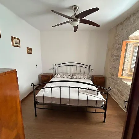 Appartement House Lanterna With Indoor Jacuzzi