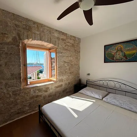 House Lanterna With Indoor Jacuzzi