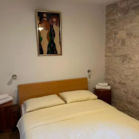 Appartement House Lanterna With Indoor Jacuzzi Lovište