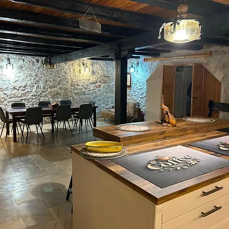 Appartement House Lanterna With Indoor Jacuzzi Lovište