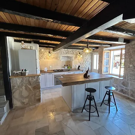 House Lanterna With Indoor Jacuzzi