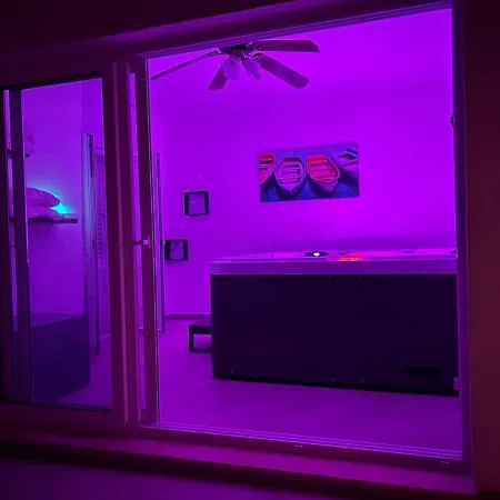 House Lanterna With Indoor Jacuzzi Appartement