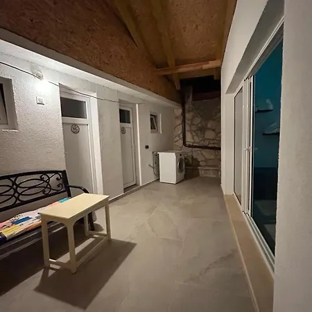 Appartement House Lanterna With Indoor Jacuzzi Lovište