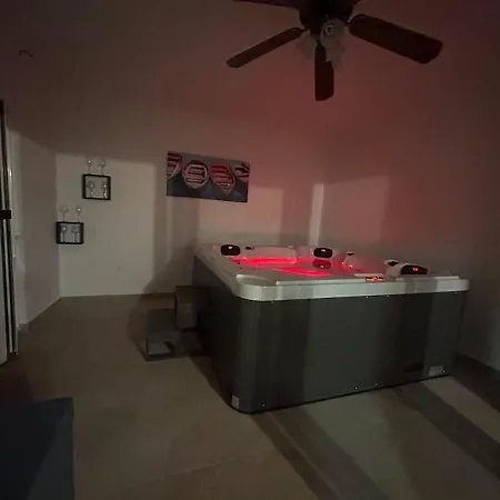 House Lanterna With Indoor Jacuzzi Appartement Lovište