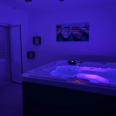 House Lanterna With Indoor Jacuzzi